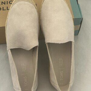 Toms Shoes
